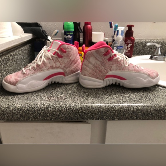 Jordan 12 white hyper pink punch - Picture 2 of 4